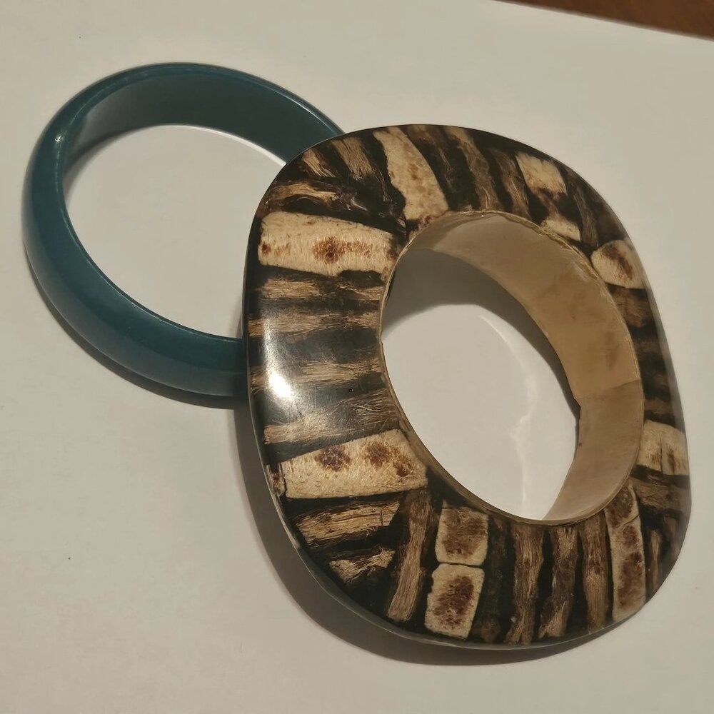 Vintage Bracelets Chunky jewelry, wooden plastic bangle bracelet